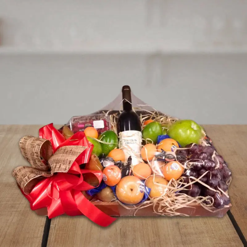 Arreglo de frutas con botella de vino Personnel